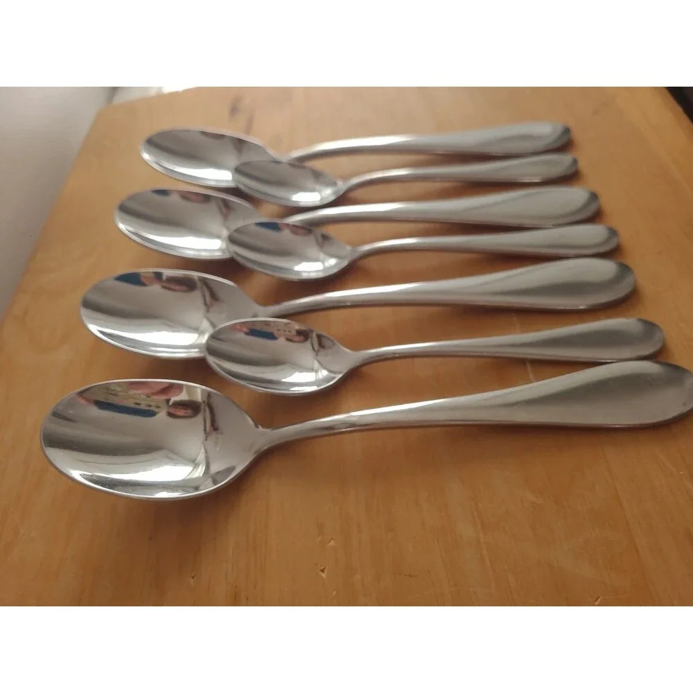 7 Piece Lot Oneida Icarus Glossy Stainless Soup Spoons Tablespoons Teaspoons